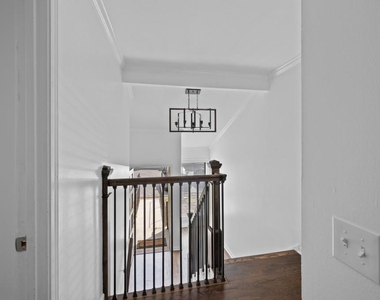 1744 Woodcliff Place Ne - Photo Thumbnail 16