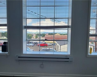 16 S East Street - Photo Thumbnail 9