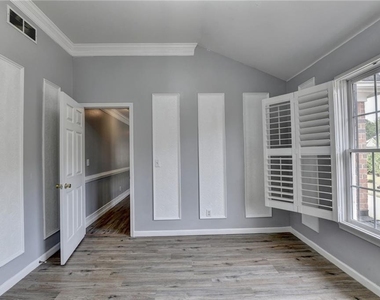 2072 Fairport Way - Photo Thumbnail 30