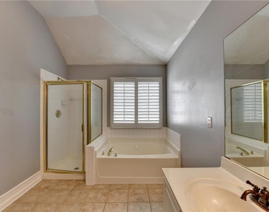 2072 Fairport Way - Photo Thumbnail 38