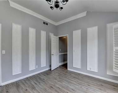 2072 Fairport Way - Photo Thumbnail 31