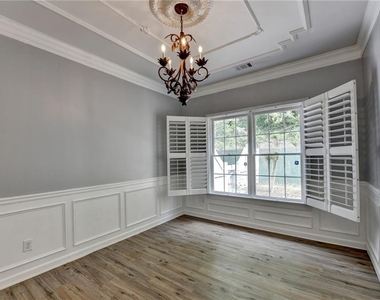 2072 Fairport Way - Photo Thumbnail 12