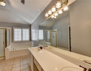 2072 Fairport Way - Photo Thumbnail 37
