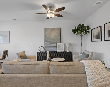 1150 Hunter Trail - Photo Thumbnail 4