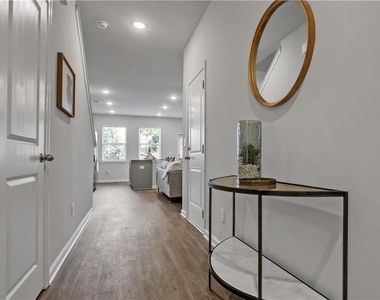 1150 Hunter Trail - Photo Thumbnail 2