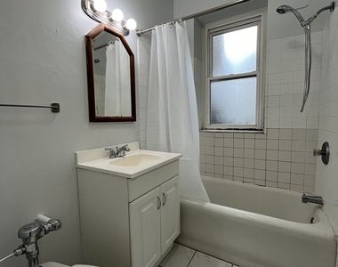 3727 N Pine Grove Avenue - Photo Thumbnail 5