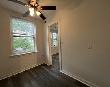 3727 N Pine Grove Avenue - Photo Thumbnail 7