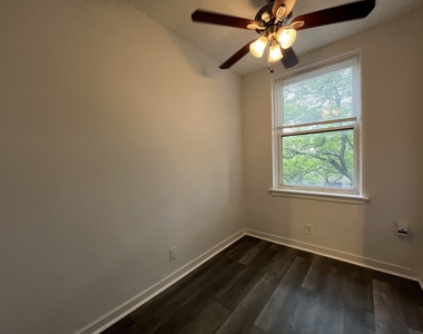 3727 N Pine Grove Avenue - Photo Thumbnail 6