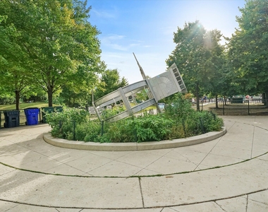 700 N Larrabee Street - Photo Thumbnail 28