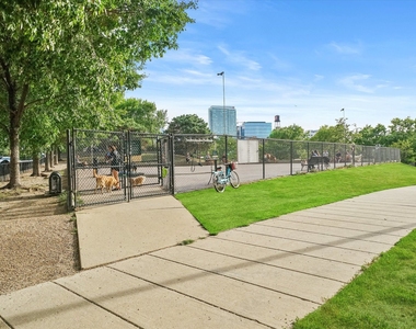 700 N Larrabee Street - Photo Thumbnail 29