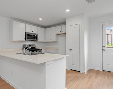 1525 San Sebastien Drive - Photo Thumbnail 6