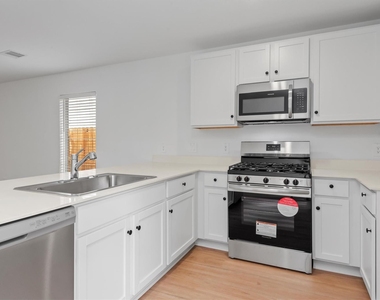 1525 San Sebastien Drive - Photo Thumbnail 5