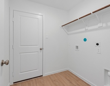 1525 San Sebastien Drive - Photo Thumbnail 17