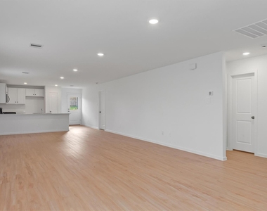 1525 San Sebastien Drive - Photo Thumbnail 3