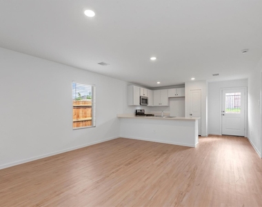 1525 San Sebastien Drive - Photo Thumbnail 10