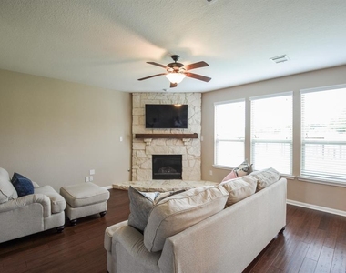 7002 Edwanna Lane - Photo Thumbnail 4