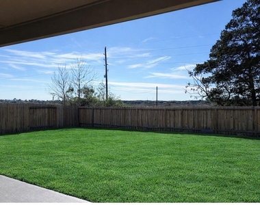 20615 Silver Tea Avenue - Photo Thumbnail 10