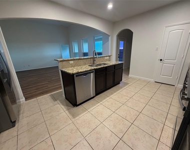 20615 Silver Tea Avenue - Photo Thumbnail 3