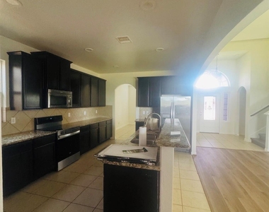 20615 Silver Tea Avenue - Photo Thumbnail 12