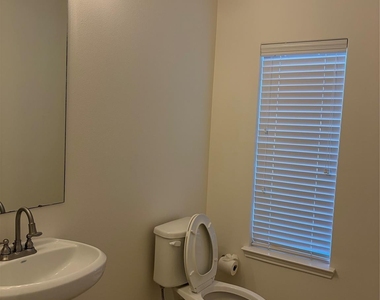 20615 Silver Tea Avenue - Photo Thumbnail 21