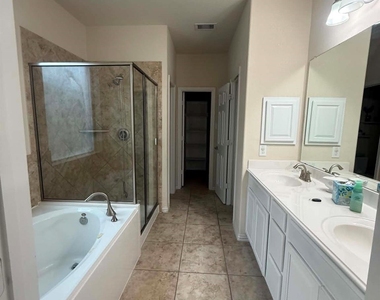 19806 Amber Village Lane - Photo Thumbnail 37