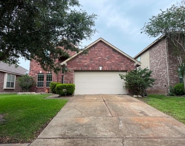 19806 Amber Village Lane - Photo Thumbnail 3
