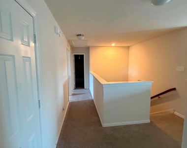 19806 Amber Village Lane - Photo Thumbnail 8