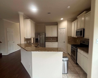 19806 Amber Village Lane - Photo Thumbnail 18