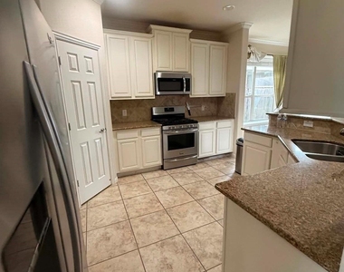 19806 Amber Village Lane - Photo Thumbnail 17
