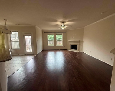 19806 Amber Village Lane - Photo Thumbnail 7