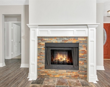 2611 Desert Sage Drive - Photo Thumbnail 4