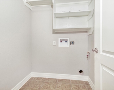 2611 Desert Sage Drive - Photo Thumbnail 16