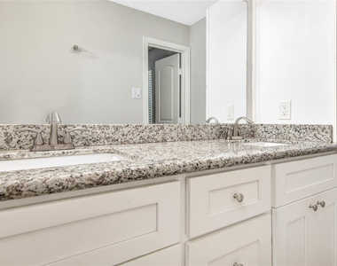 2611 Desert Sage Drive - Photo Thumbnail 15