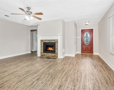 2611 Desert Sage Drive - Photo Thumbnail 3