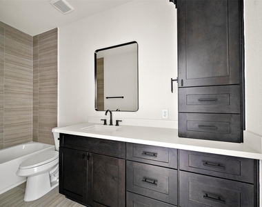 2722 Nagle Street - Photo Thumbnail 24