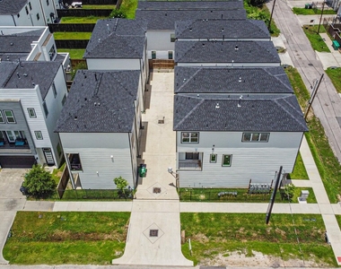 2722 Nagle Street - Photo Thumbnail 4