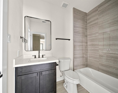 2722 Nagle Street - Photo Thumbnail 11