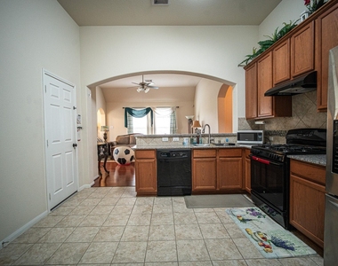 4138 Falvel Shadow Creek Drive - Photo Thumbnail 10