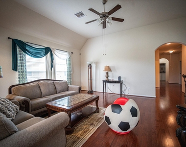 4138 Falvel Shadow Creek Drive - Photo Thumbnail 4