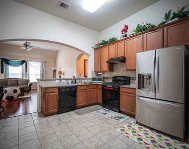 4138 Falvel Shadow Creek Drive - Photo Thumbnail 9
