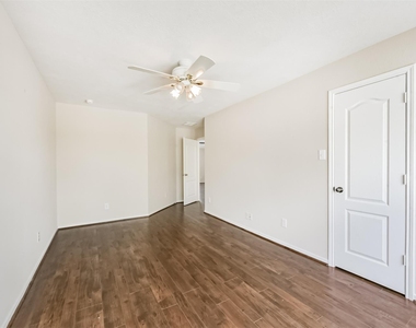 2601 Hewn Rock Way - Photo Thumbnail 29