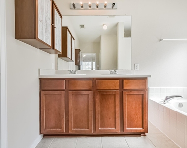 2601 Hewn Rock Way - Photo Thumbnail 21