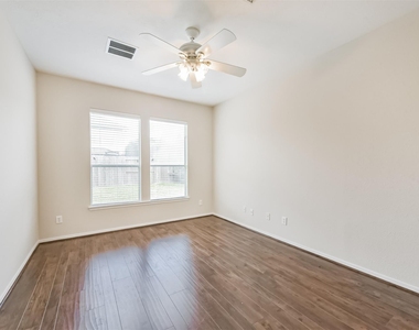 2601 Hewn Rock Way - Photo Thumbnail 15