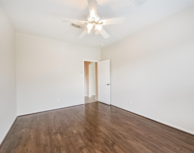 2601 Hewn Rock Way - Photo Thumbnail 16