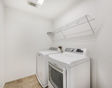 2601 Hewn Rock Way - Photo Thumbnail 31
