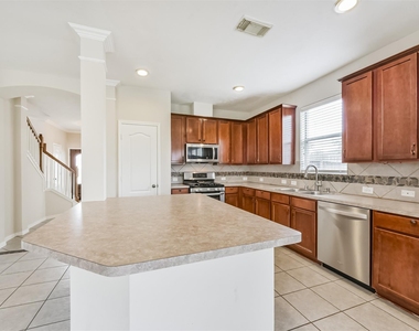 2601 Hewn Rock Way - Photo Thumbnail 10