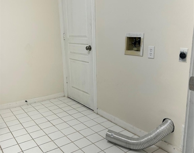 807 Kipp Avenue - Photo Thumbnail 22