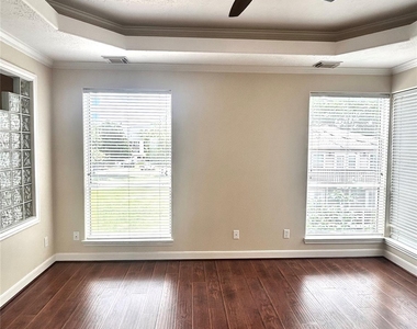 807 Kipp Avenue - Photo Thumbnail 5