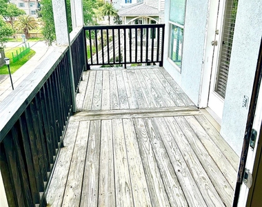 807 Kipp Avenue - Photo Thumbnail 12