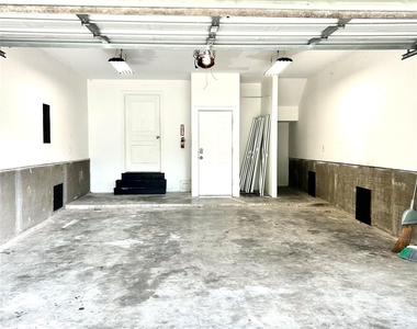 807 Kipp Avenue - Photo Thumbnail 24